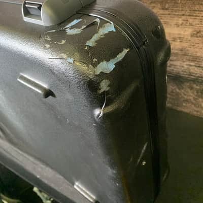 Fender Deluxe Molded Bass Case (Charlotte, NC) image 3