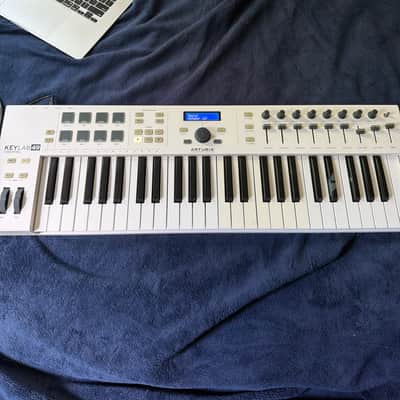 Arturia KeyLab Essential 49 MkIII MIDI Controller 2023 - Present - White image 4