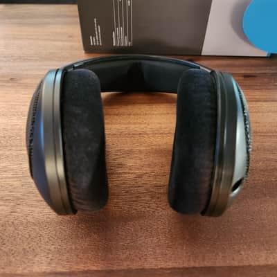Sennheiser HD 560S Open-Back Studio Headphones w/ braided walnut-shell cable image 7
