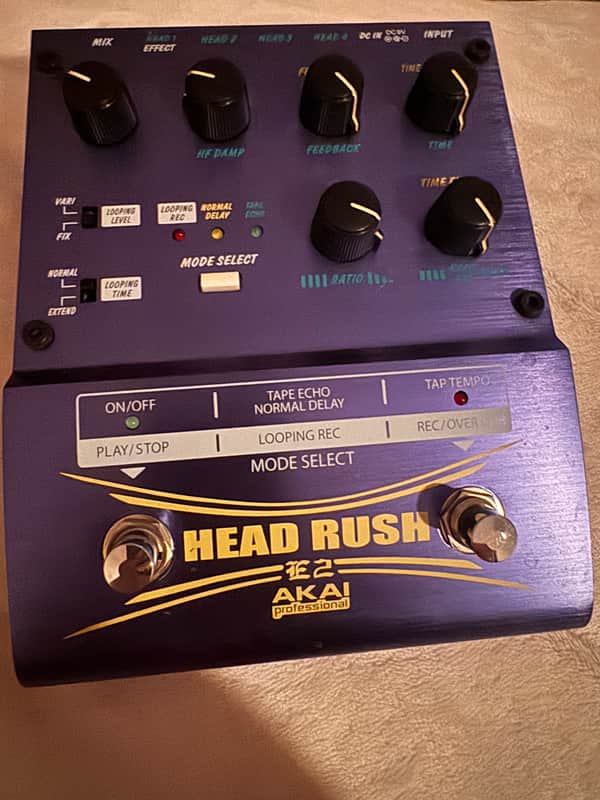 Akai E2 Headrush Delay/Looper | Reverb