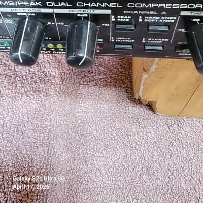 Alesis 3630 - Black image 13