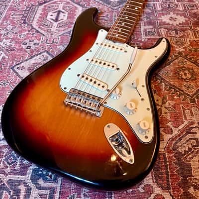 Fender Vintera '60s Stratocaster 2019 - 3-Color Sunburst Bild 2