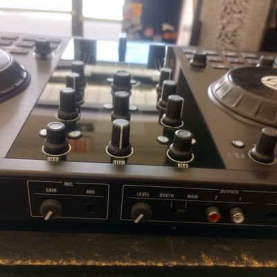Native Instruments Traktor Kontrol S2 2010s - Black image 4