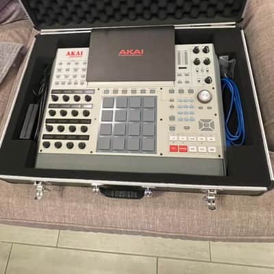 Akai MPC X SE (Special Edition) 2020s - Retro with Analog Case image 4