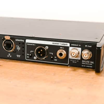 Shure UR4D+ Dual Wireless Receiver with UR2/BETA58A Mic Pair - J5 Band CG01Z1J image 8