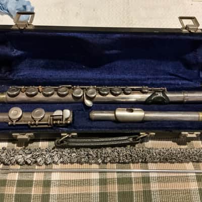 Armstrong 104 Student Model Closed-Hole Flute with C Foot, Offset G 2010s - Silver-Plated image 1