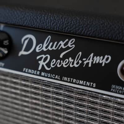 Fender '65 Deluxe Reverb-Amp 2-Channel 22-Watt Guitar Amp Head 2014 - 2016 - Black image 3