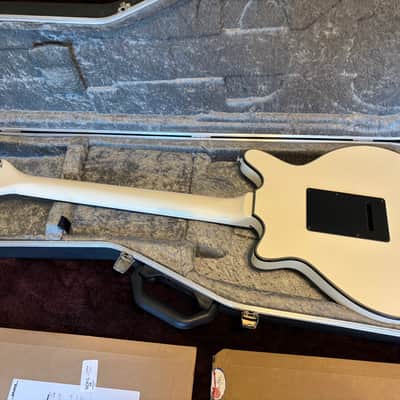 BMG Brian May Limited Edition Red Special in White 2000s w/case image 4