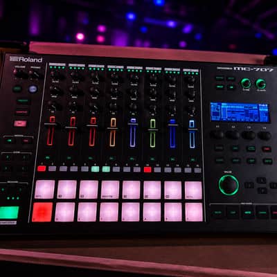 Roland MC-707 Groovebox + Decksaver + Original Box & Accessories - Excellent image 4