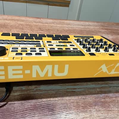 E-MU Systems XL-7 Command Station 128-Voice Synthesizer 2001 - Yellow / Black image 2