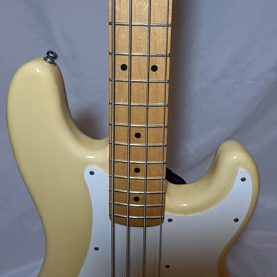 Fender American Standard Precision Bass 1983 image 8