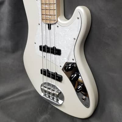 Lakland Skyline DJ-4 Darryl Jones Signature 4-String with Maple Fretboard White Pearl image 2
