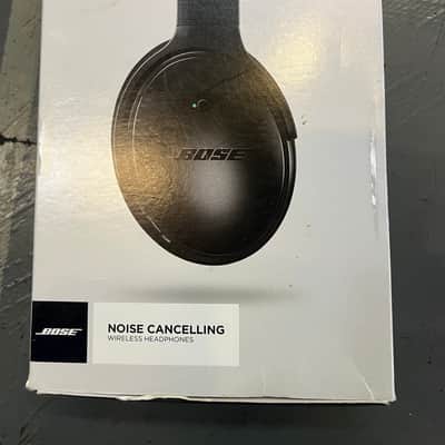 Bose Noise cancelling wireless headphones 2010/2020 - Black image 1