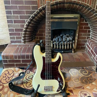Jim Deacon Short scale P bass 2010’s Olympic white image 2