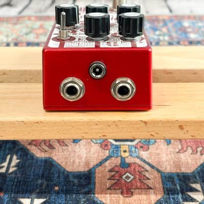 Matthews Effects The Engineer 2010 Red image 2