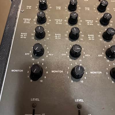 Fender MA6 vintage powered mixer with case image 2