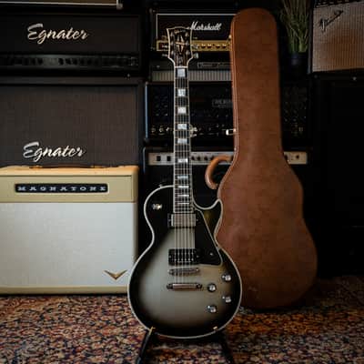 Gibson Custom Shop Les Paul Custom – 2011 – Silverburst – Near Mint Condition – w/ Original Hardcase, COA & Case Candy image 2