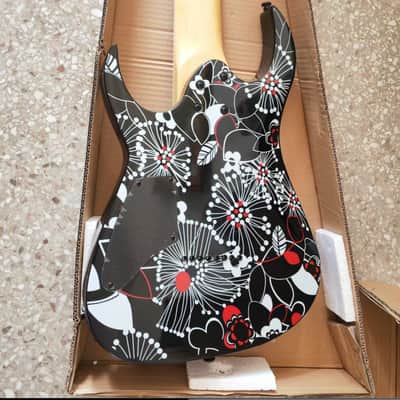 39 Inch 8 String Custom Electric Guitar, Solid Basswood Body, Maple Neck image 4