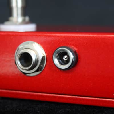 James Tyler (Demeter) midboost and buffer combo pedal  red image 2