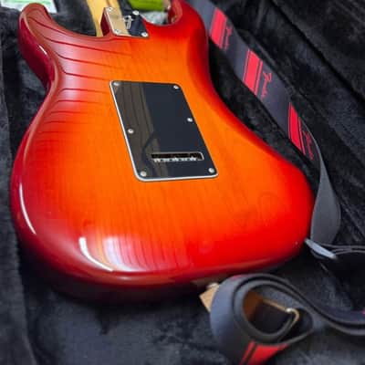 Fender Player Stratocaster Plus Top with Mapple Fretboard 2018 - 2024 - Tobacco Sunburst image 10