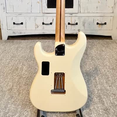 Fender Deluxe Roadhouse Stratocaster with Maple Fretboard - 12" Radius - Olympic White - Copper Pickguard image 3