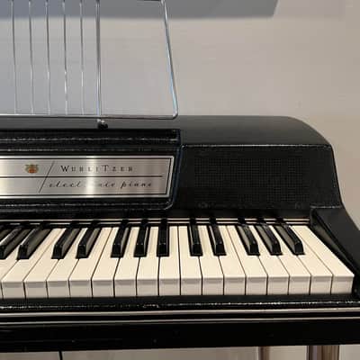 Wurlitzer 200A 64-Key Electric Piano 1974 - 1983 - Black image 3