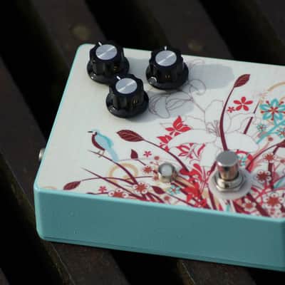 Millipede FX - 'Summer's Day Delay' - Echo / Delay Guitar Pedal - 2014 - Fuchsia image 3