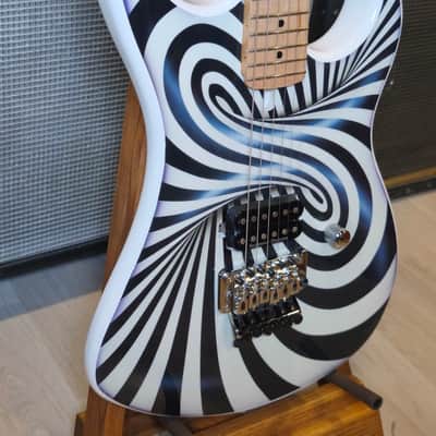 Kramer The 84 Custom Graphics 2021 - The Illusionist 3D Black / White Swirl image 7