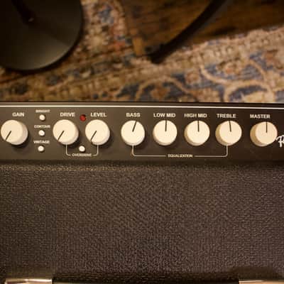 Used Fender Rumble 100 Combo Bass Guitar Amplifier image 2