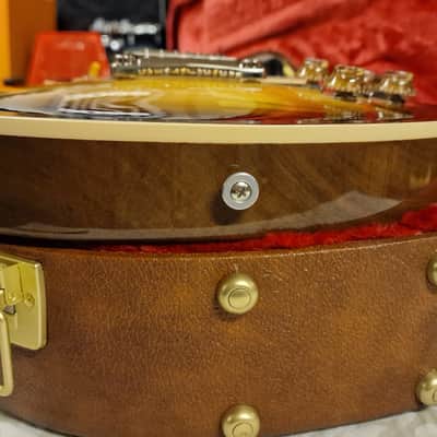 Gibson Les Paul Standard '50s Tobacco Burst Electric Guitar Figured Top image 10