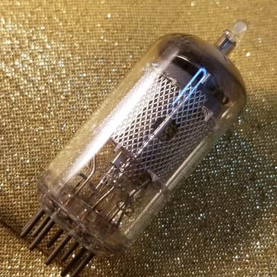 Amperex F Bugle Boy EF86 tNOS AT1000 TESTED Vacuum Tube La Radiotechnique Suresnes Bugle Boy 6267 pentode 1960-1972 image 8