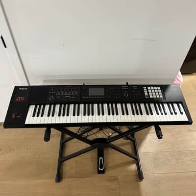 Roland FA-07 2014 76-Key Workstation Complete Setup w/ KS-20X Stand, Music Stand, & Bag image 2