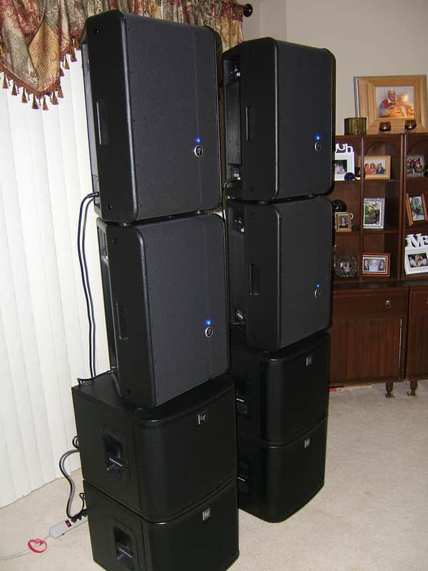 *Reduced Price* - Mackie HD1221 1200 Watts Powered HD PA Cab image 1