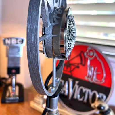 Vintage 1940's Style Astatic D104 Microphone, a fully functional NBC prop...READ image 5