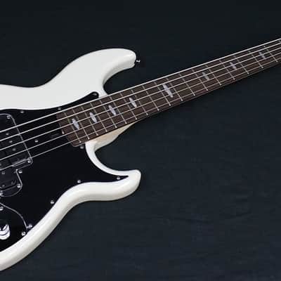 Yamaha BB425X 5-String Electric Bass Guitar, Vintage White, NEW