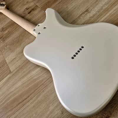 Tokyo Special Bacchus Handmade Surfbreaker Matte Pearl White Offset Jazzmaster Type Custom Shop Masterbuilt image 8