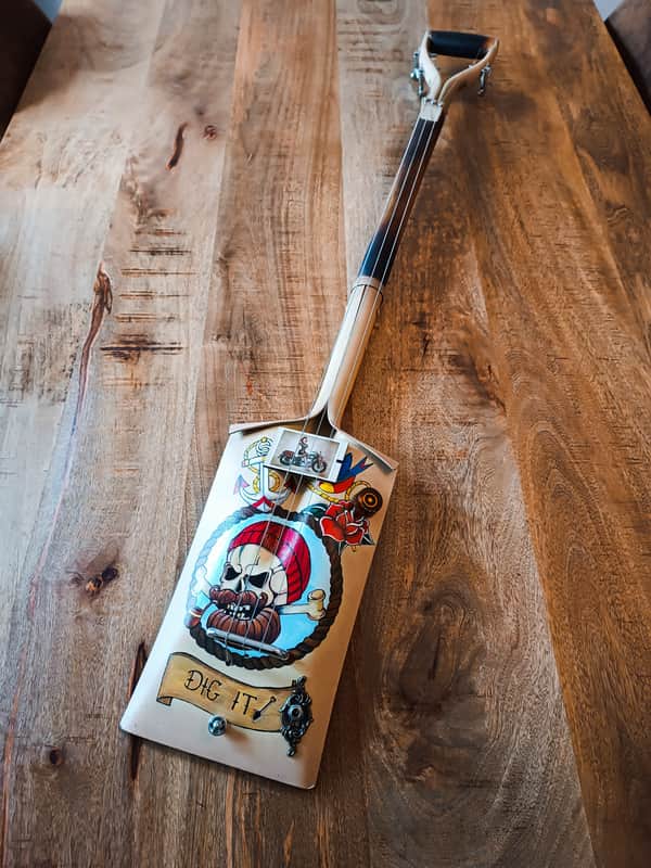 MADE TO ORDER - HANDMADE - Death Tattoo 3 strings Shovel Guitar 2023 - Black image 1