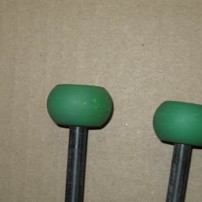 new old stock Gambal GPXR1 (UG13GPXR1) Glockenspiel, Bells, Xylophone Percussive Keyboard MALLETS, 1 and 1/4 inches Green Hard Nylon Flat Ball Heads with Black Synthetic Shafts, with original packaging - from 1990s - early 2000s image 5