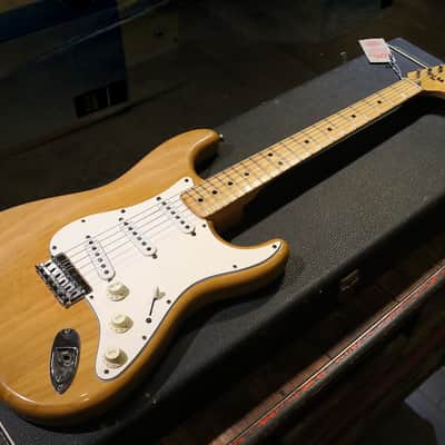 Fender Stratocaster Hardtail with 3-Bolt Neck, Maple Fretboard 1973 - 1977 - Natural image 8