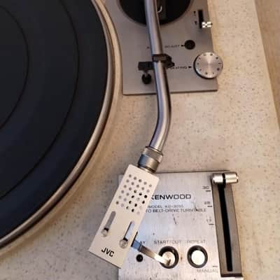 Kenwood KD-3055 turntable in very good condition - 1980's image 2
