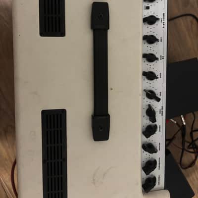 EVH 5150 Iconic Series 2-Channel 40-Watt 1x12" Guitar Combo 2021 - Present - Ivory image 2