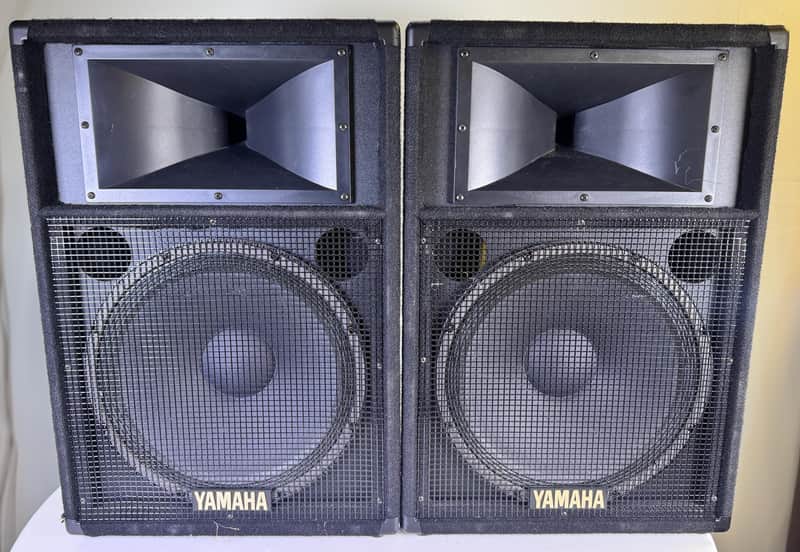 Yamaha S115IV 15" 500 Watt Program 1000 Watt Maximum Speaker Set (One Pair) image 1
