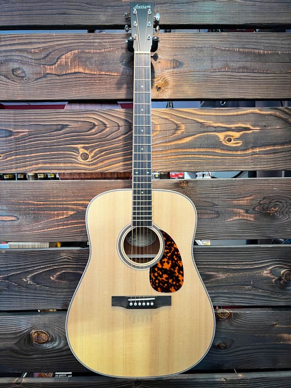 Larrivee D-40MH Legacy Series + Etui 2022 bois satiné image 1