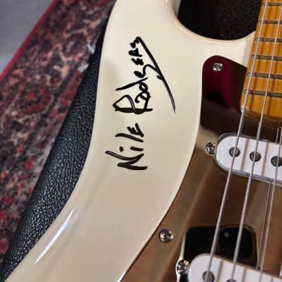 Fender Nile Rodgers Signature Hitmaker Stratocaster -signed-Olympic White image 6