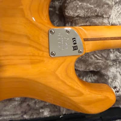 Fender American Ultra Stratocaster with Maple Fretboard Aged Natural Ash Body 2019 image 8