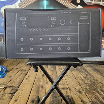 Line 6 Helix Floor Multi Effects Guitar Processor image 8