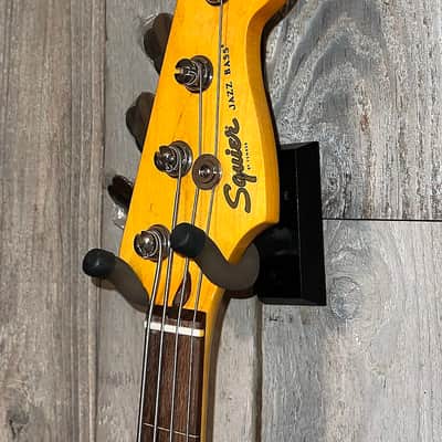 2025 Squier Classic Vibe '60s Jazz Bass Fretless - 3-Color Sunburst, Support Indie Guitar Shops and Buy it Here! image 7