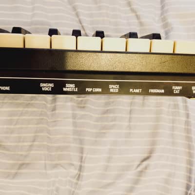 Roland SH 2000 keyboard image 5