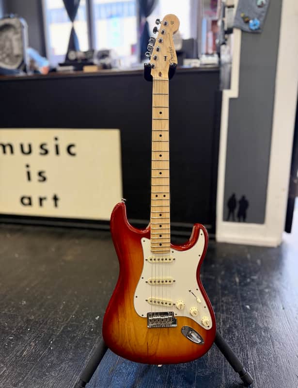 2017 Fender American Professional Stratocaster - Sienna Sunburst