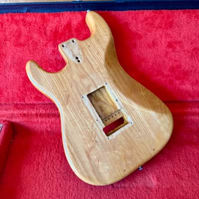Fender Stratocaster guitar body c 1973 - Natural original vintage USA image 4